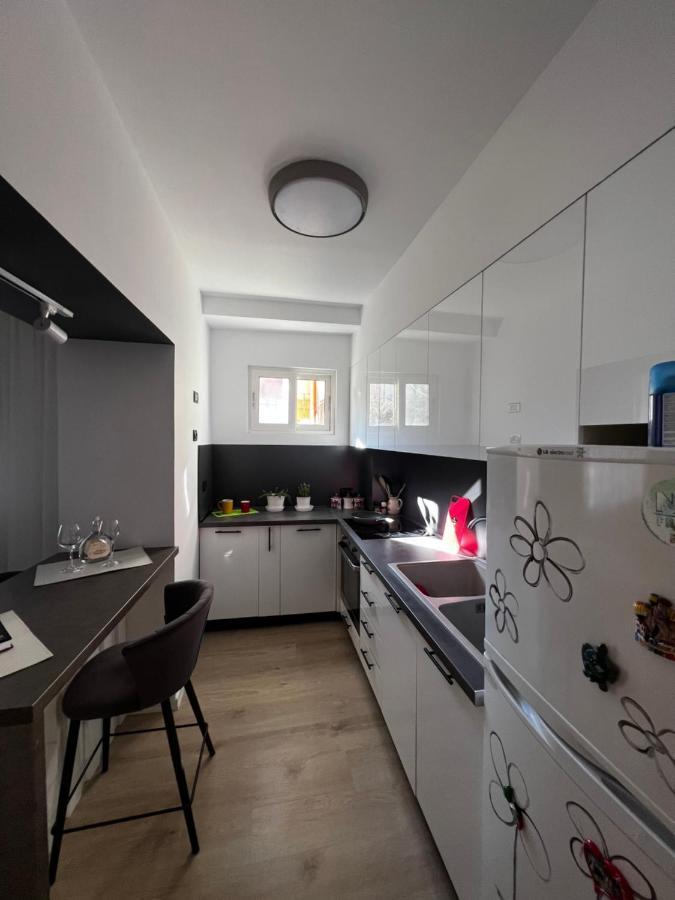 Amion Apartment In Center Of Tirana Exterior foto