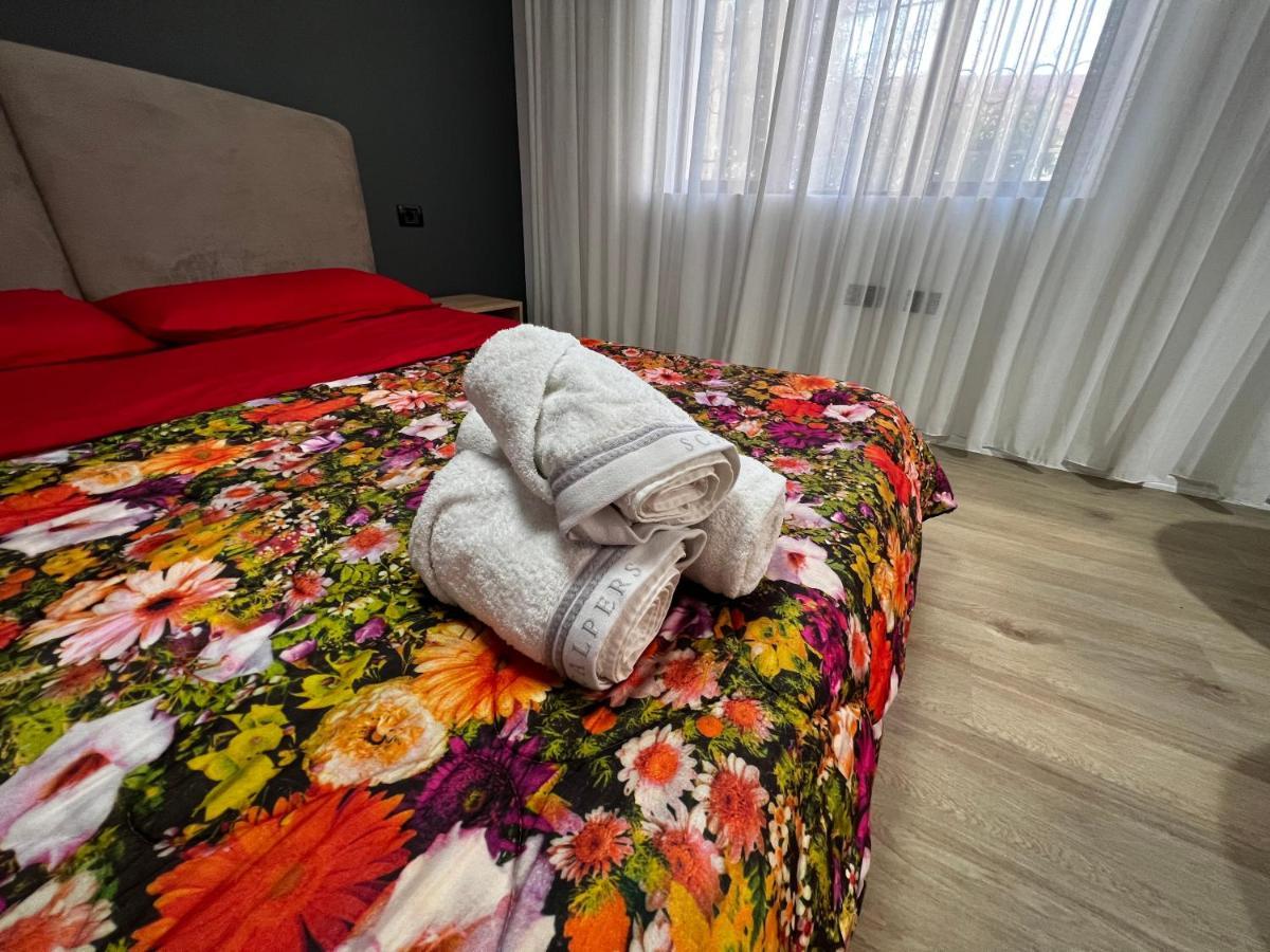 Amion Apartment In Center Of Tirana Exterior foto